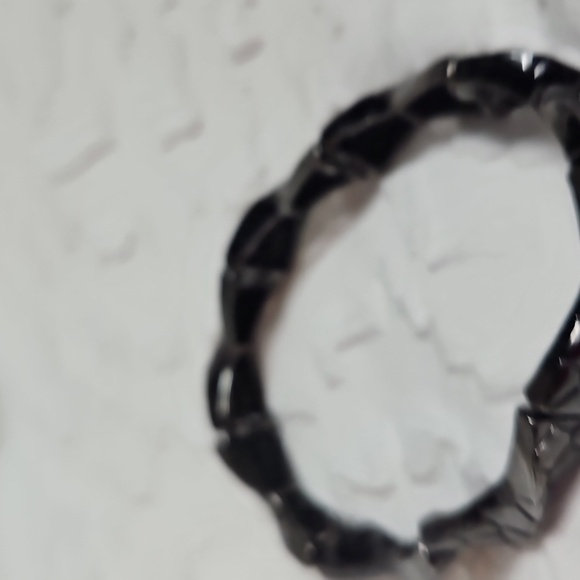 LIA SOPHIA SWIVEL STRETCH GUN METAL BRACLET - Picture 6 of 6